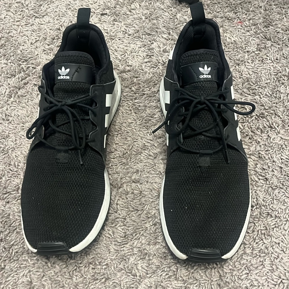 Men’s Black adidas tennis shoes size 11.5